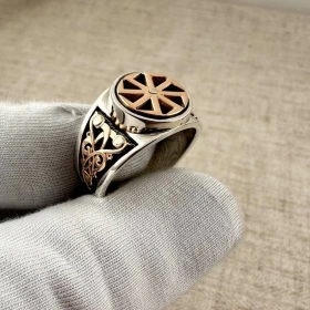 Перстень Коловрат с вращающимся символом