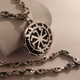 Оберег Колядник в солнечном круге с чернением