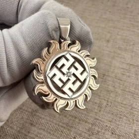 Одолень Трава в Золотом Солнце