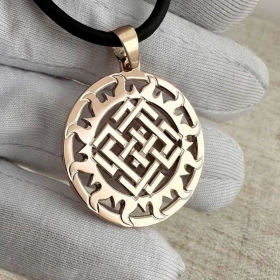 Оберег Белобог в Солнечном круге из золота