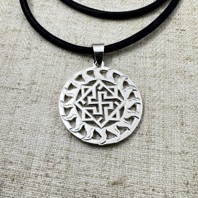 Валькирия Оберег в солнечном круге 