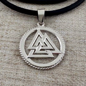 Оберег Валькнут