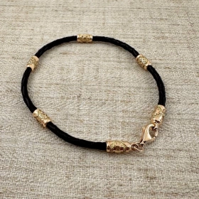 Браслет Звезда Лады  С Чертогом Волка на плетеном шнуре из кожи