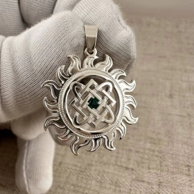 Оберег звезда Лады в Солнышке с камнем