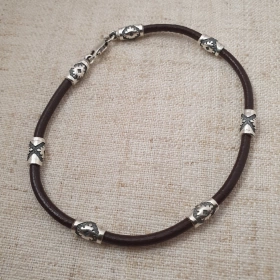 Браслет из натуральной кожи с Репейником счастья